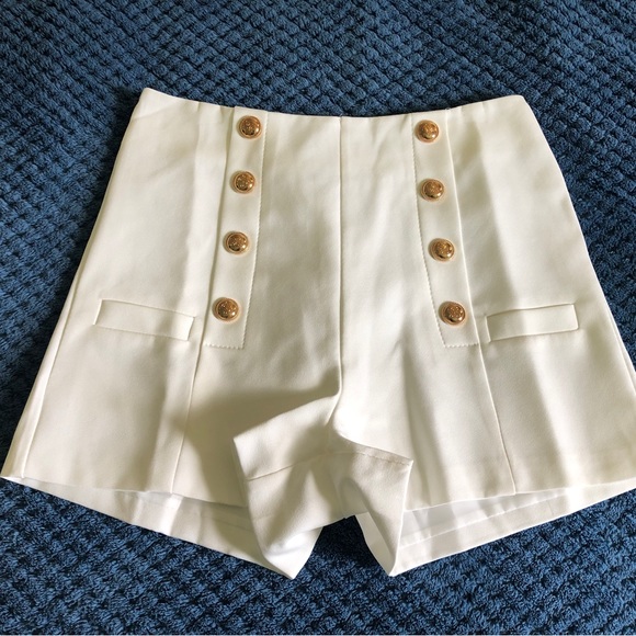 Valleygirl Pants - Valleygirl white shorts